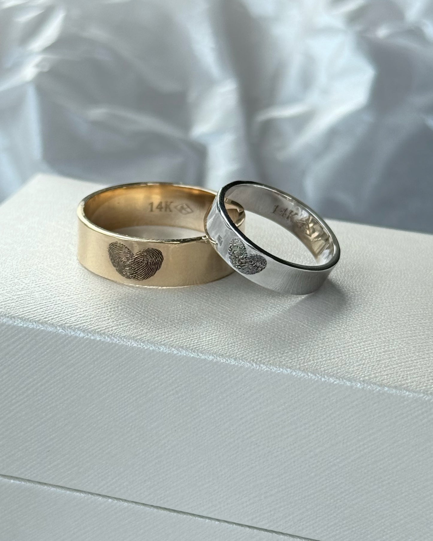 Lev Wedding Ring 14K | 14K טבעת נישואין טביעות אצבע לב