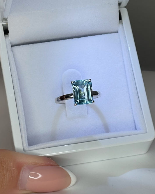 Blue Topaz Ring 14K | 14K טבעת בלו טופז