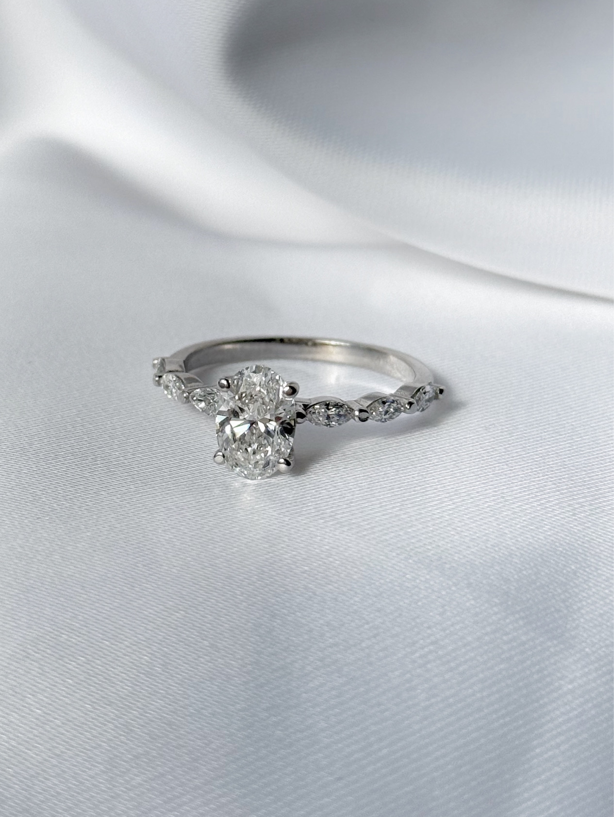 Oval & marquise Engagement Ring 14K | 14K טבעת אירוסין אובל ומרקיזות