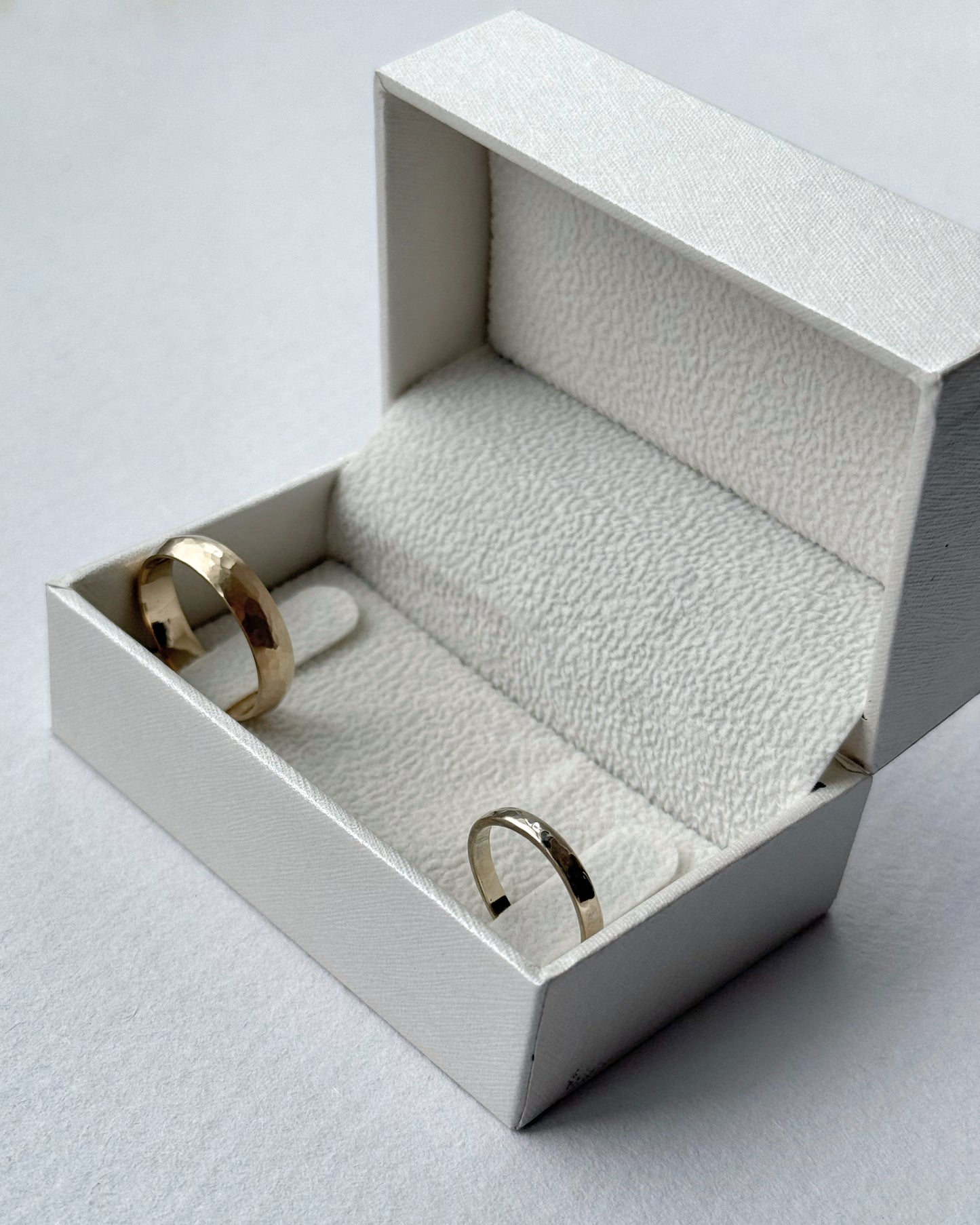Naya Wedding Ring 14K | 14K טבעת נישואין נאיה