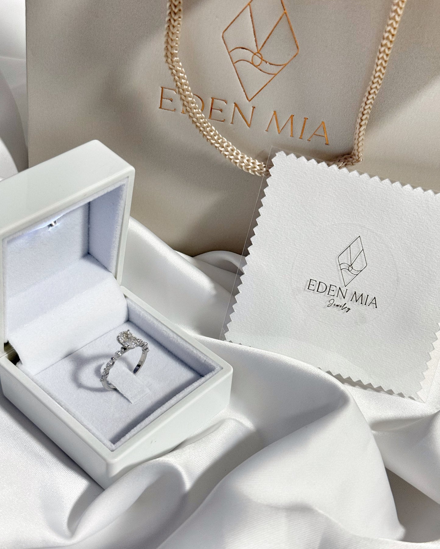 Oval & marquise Engagement Ring 14K | 14K טבעת אירוסין אובל ומרקיזות