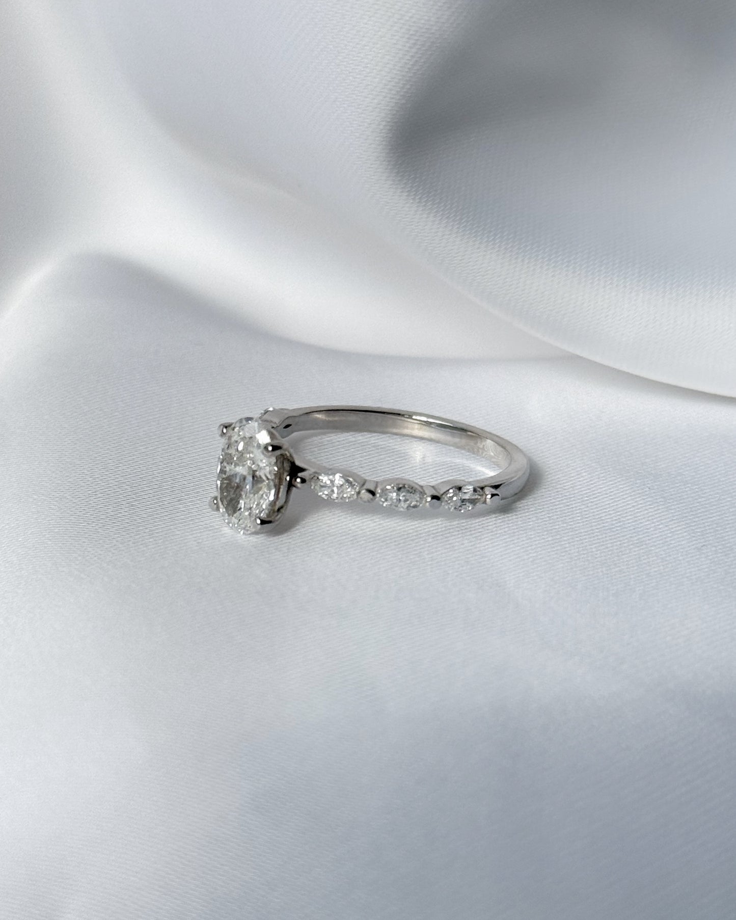Oval & marquise Engagement Ring 14K | 14K טבעת אירוסין אובל ומרקיזות