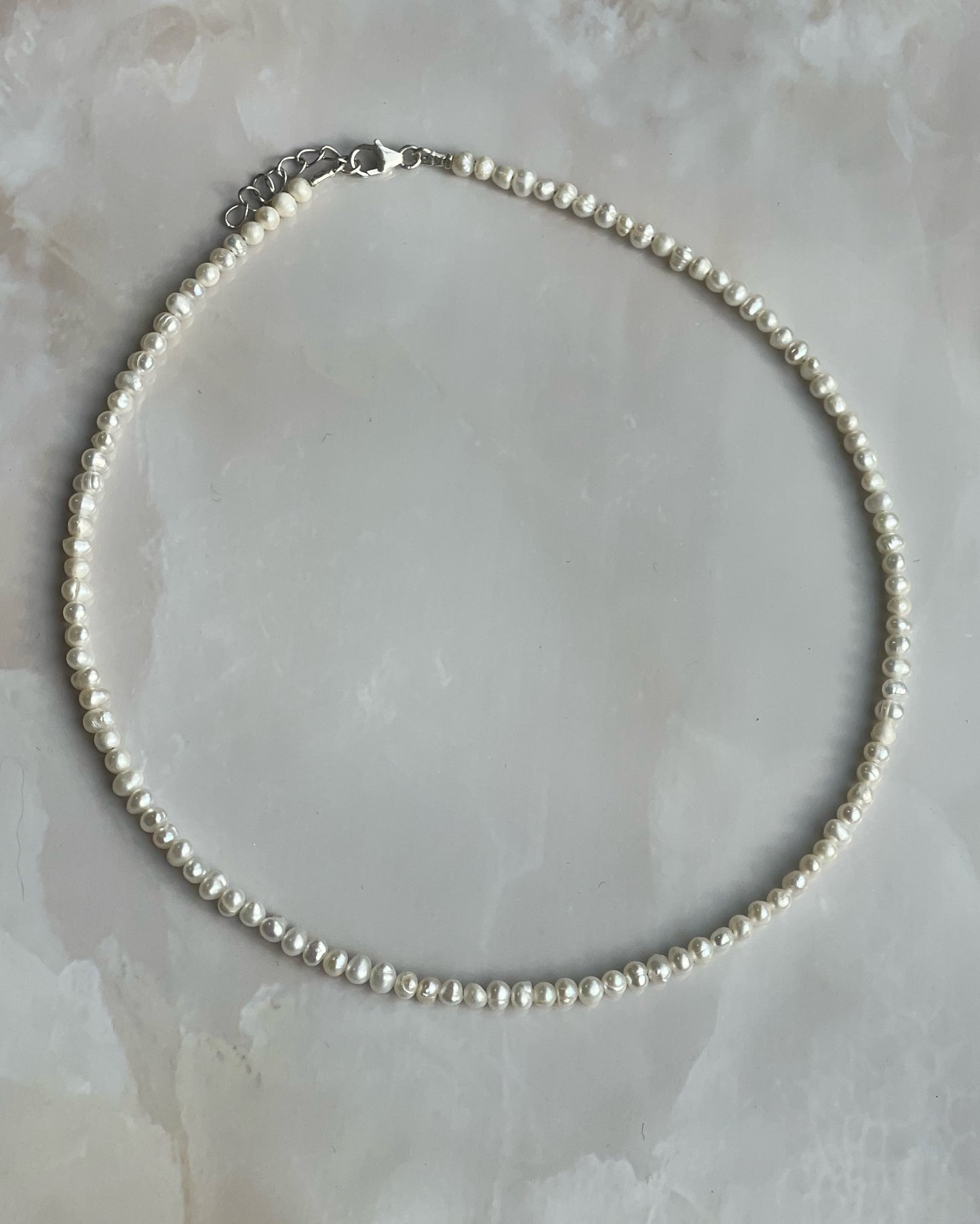 Mini Pearls Necklace | שרשרת פנינים מיני