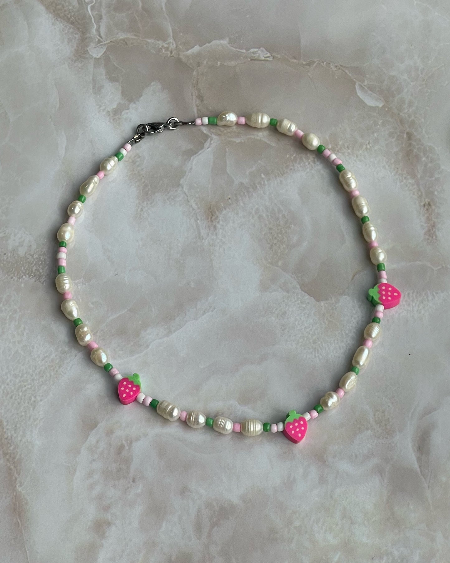 Strawberry Pearls Necklace | שרשרת פנינים תותים