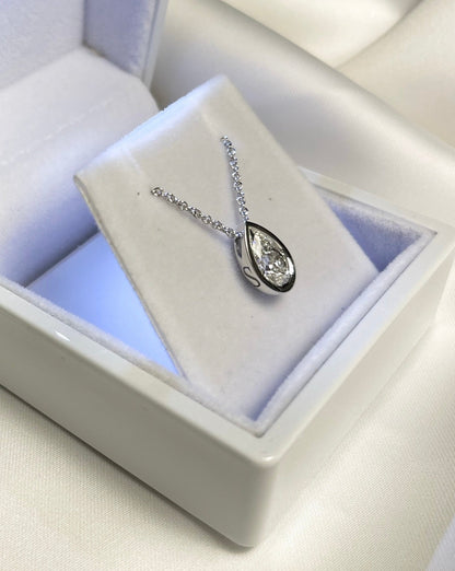 Drop diamond Necklace 14K | 14K שרשרת יהלום טיפה