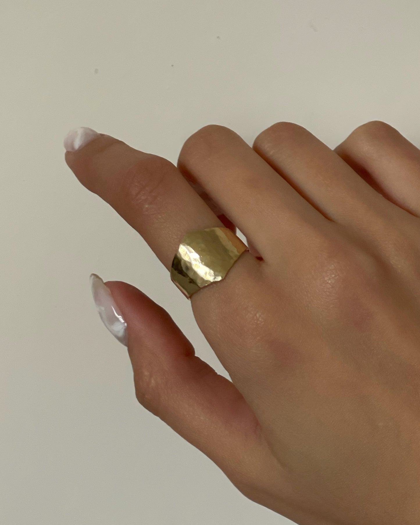 Wonder Woman Ring G | G טבעת וונדר וומן